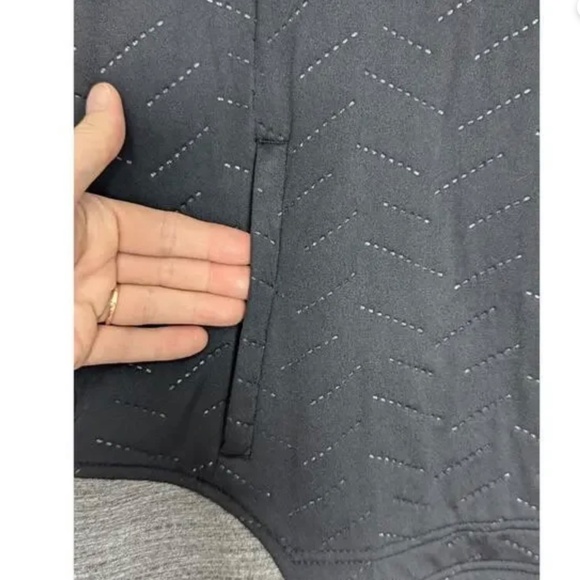 Under Armour Coldgear Reactor 3G Vest Women's Small Black Quilted Cowl Neck - Picture 4 of 9